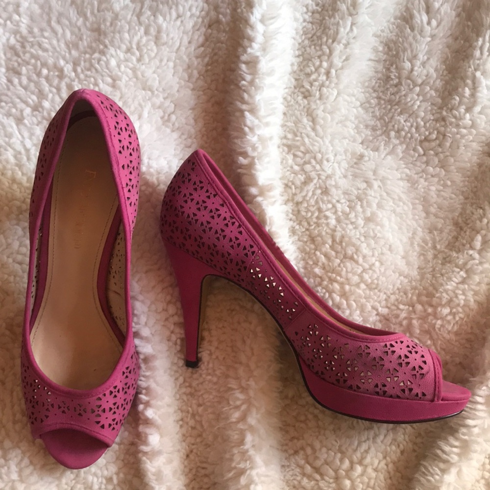 Enzo Angiolini size 7.5 pink cut out peep toe heels